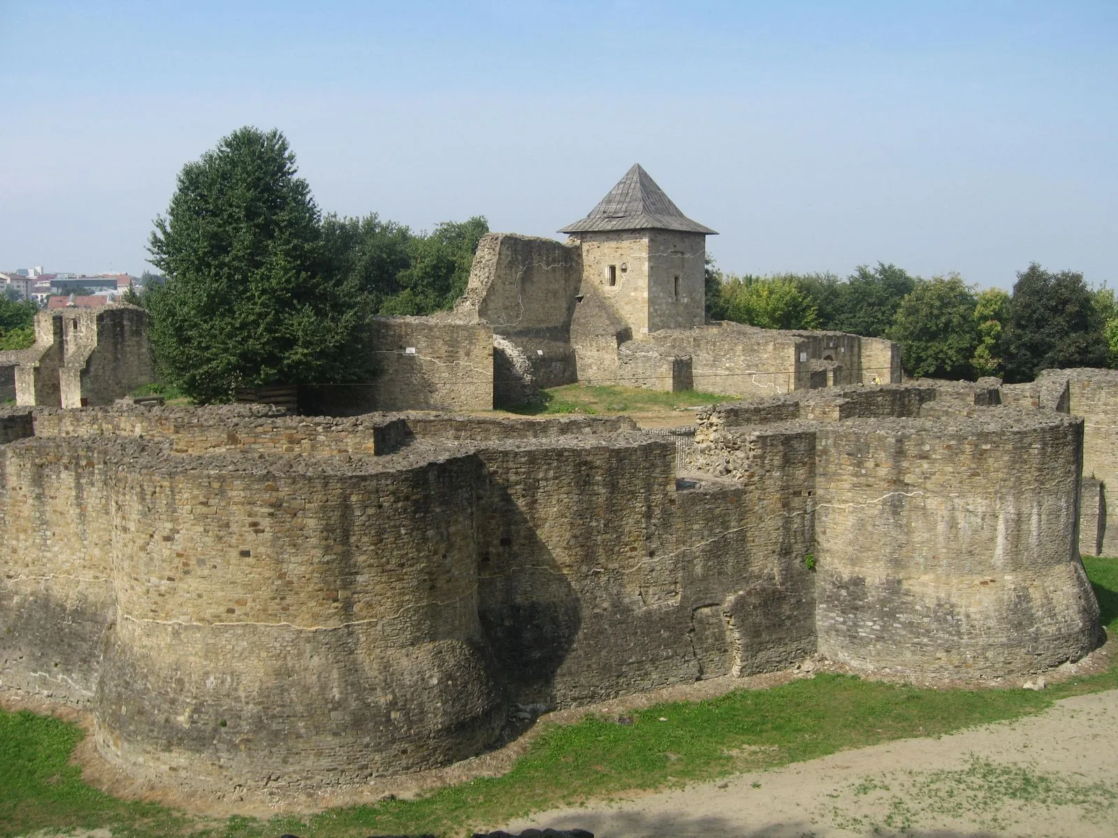 Zidurile Cetății de Scaun a Sucevei