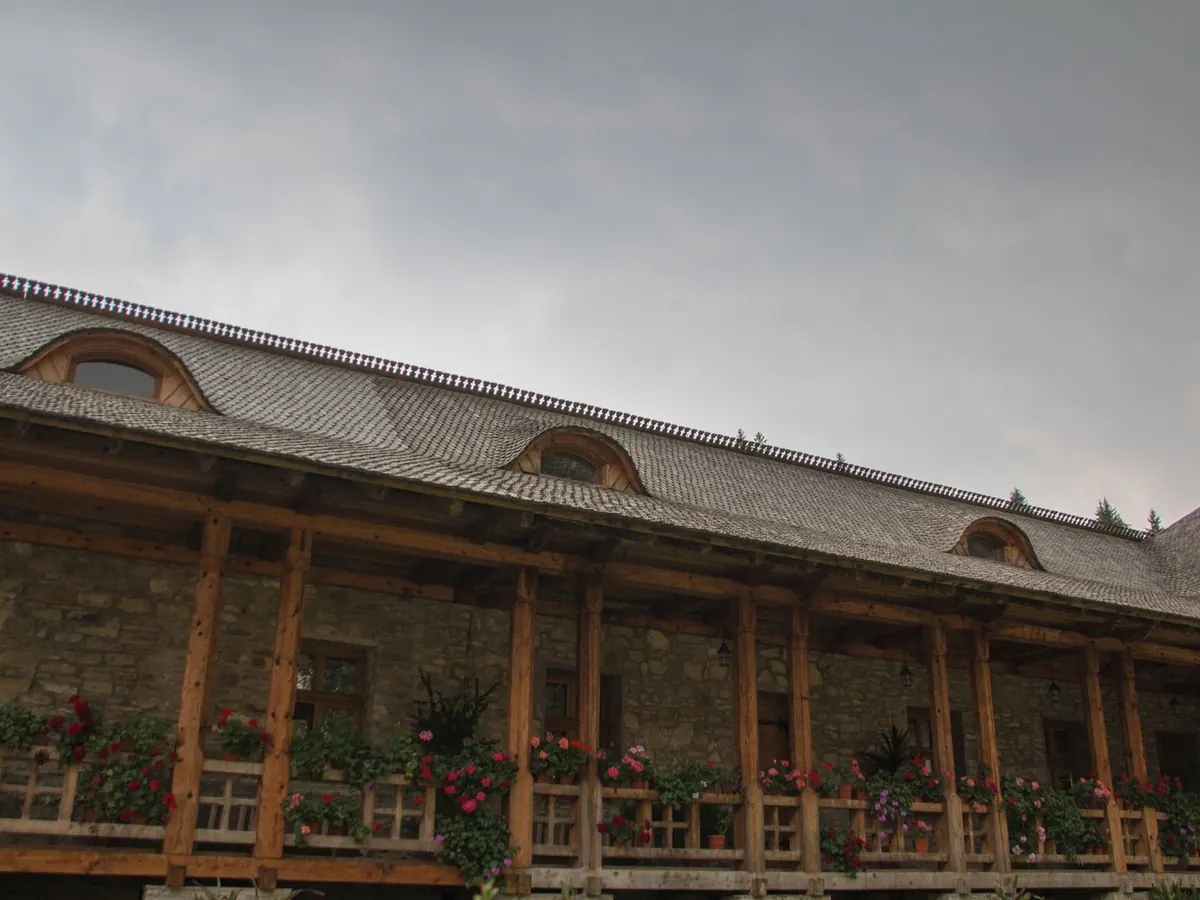Interiorul pictat al Mănăstirii Voroneț